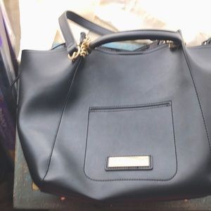 Black Marc New York Andrew Marc 2-n-1 crossbody.